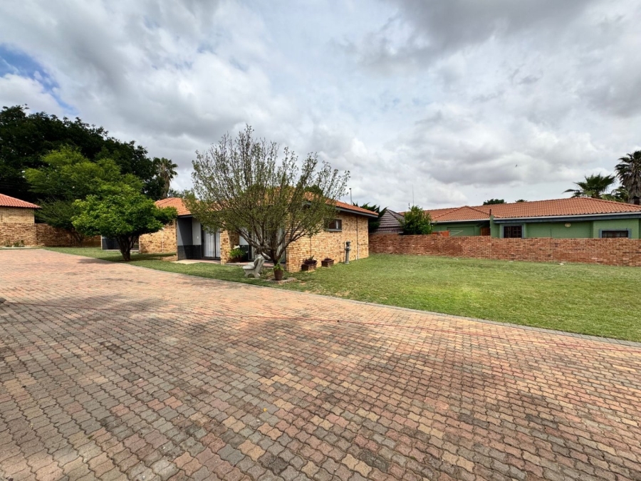 6 Bedroom Property for Sale in Orkney North West